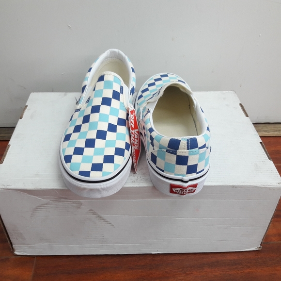 Vans - Picture 2 of 3